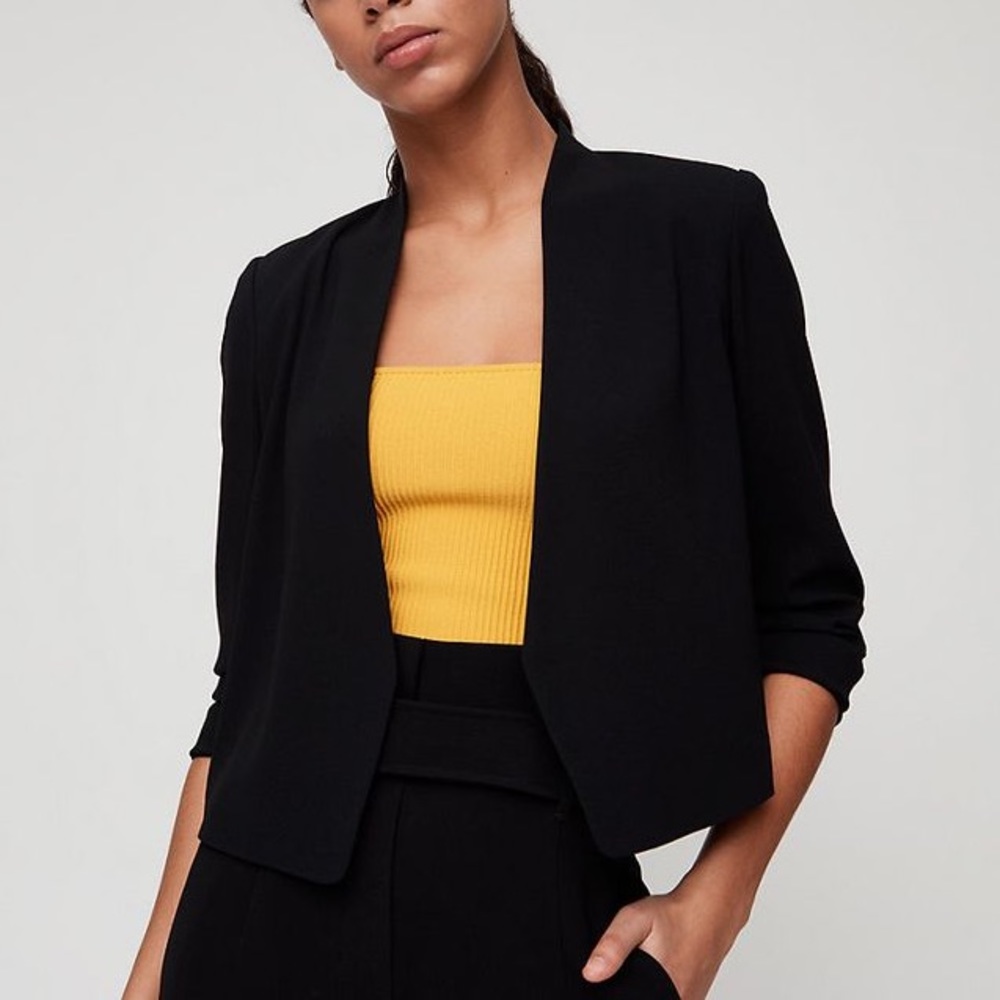 Aritzia Babaton Macauley (Power) Short Blazer - Picture 6 of 7